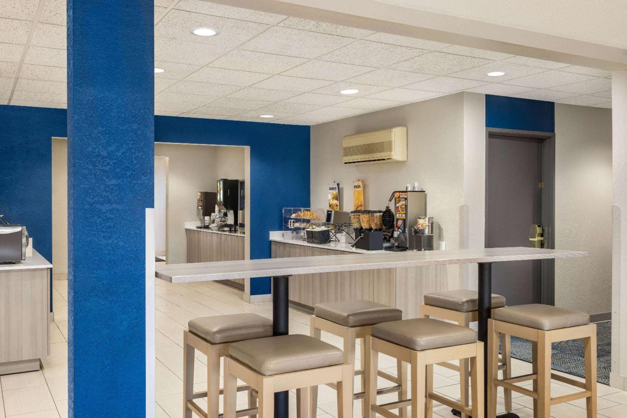 Microtel Inn & Suites By Wyndham New Ulm Экстерьер фото