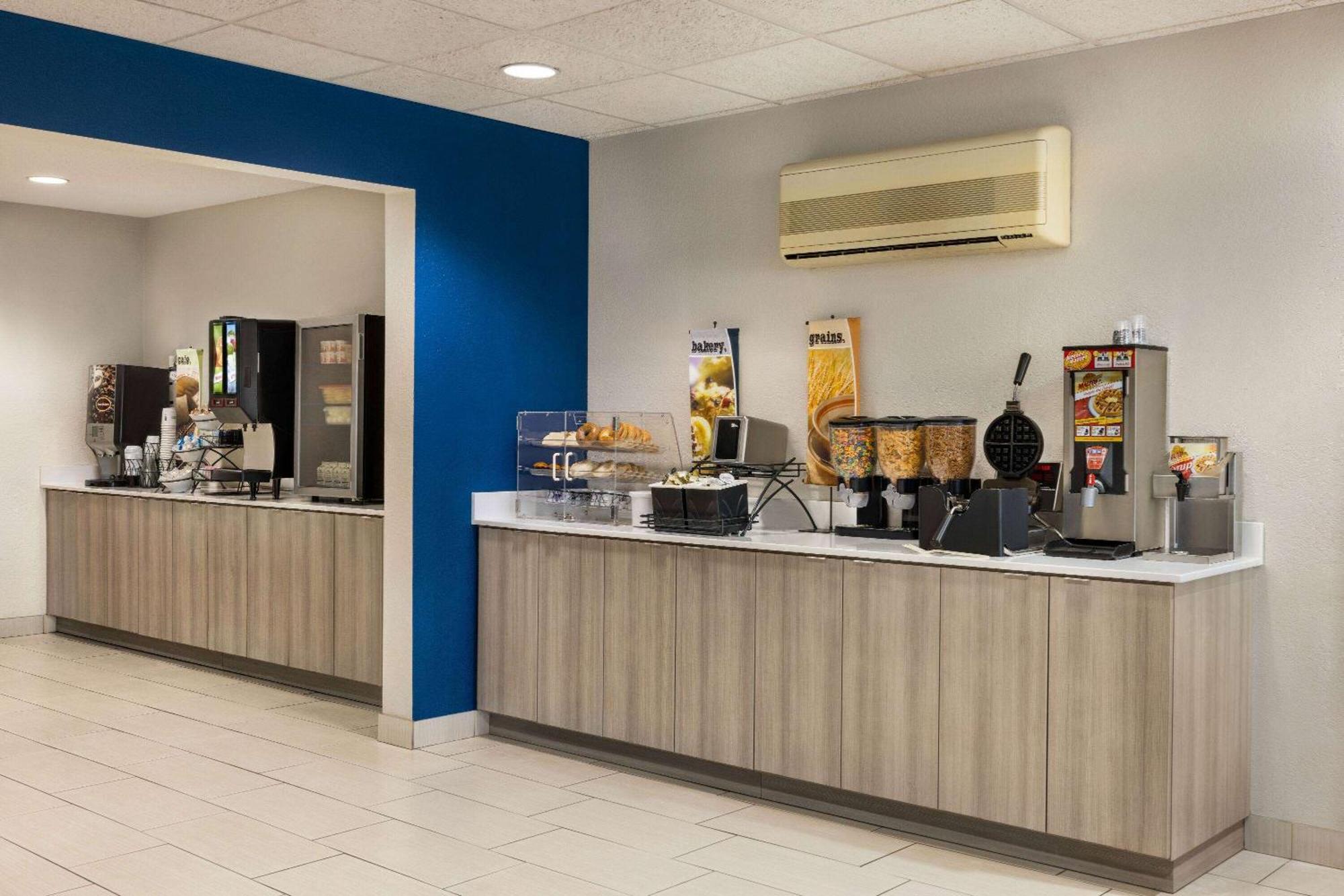 Microtel Inn & Suites By Wyndham New Ulm Экстерьер фото