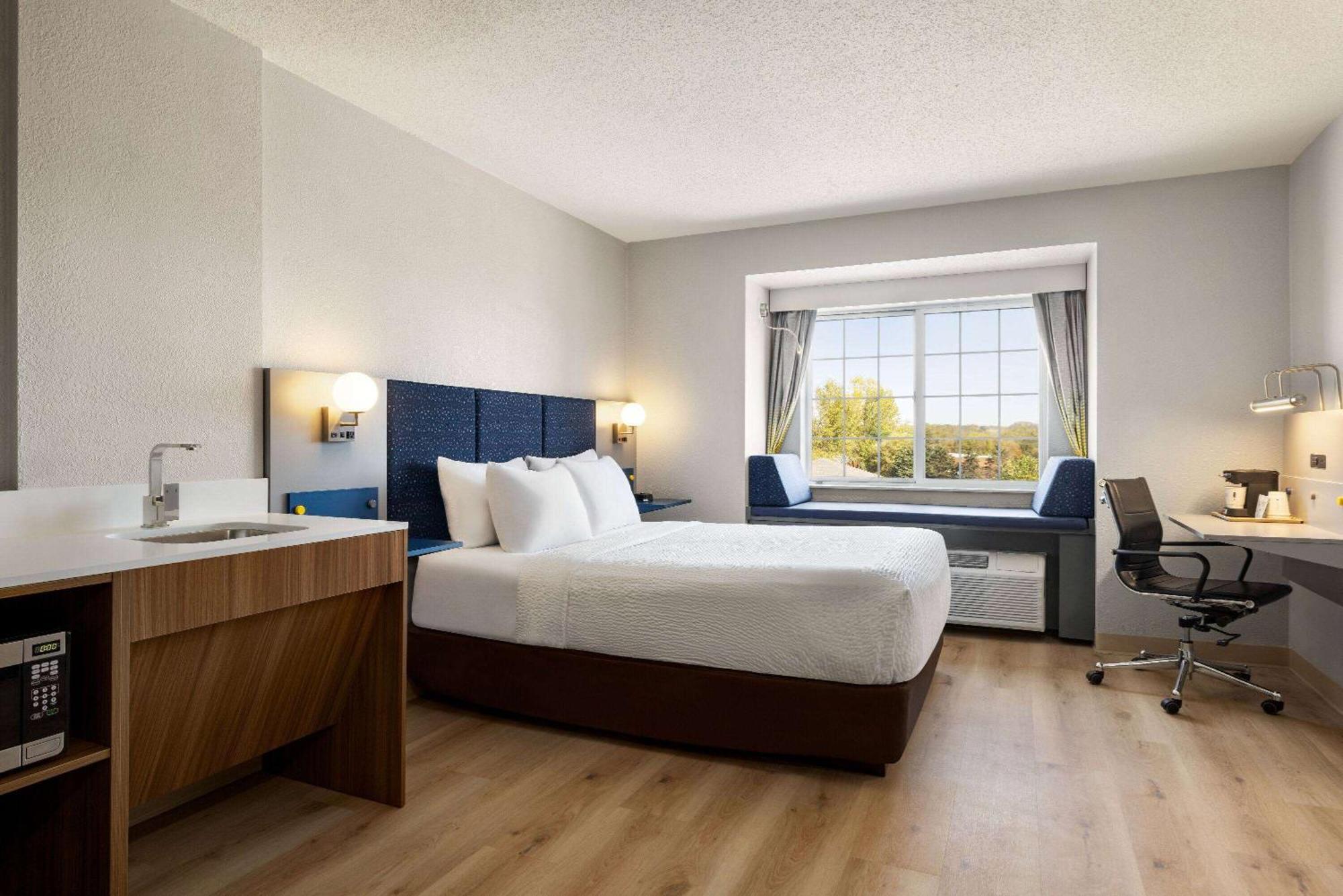 Microtel Inn & Suites By Wyndham New Ulm Экстерьер фото