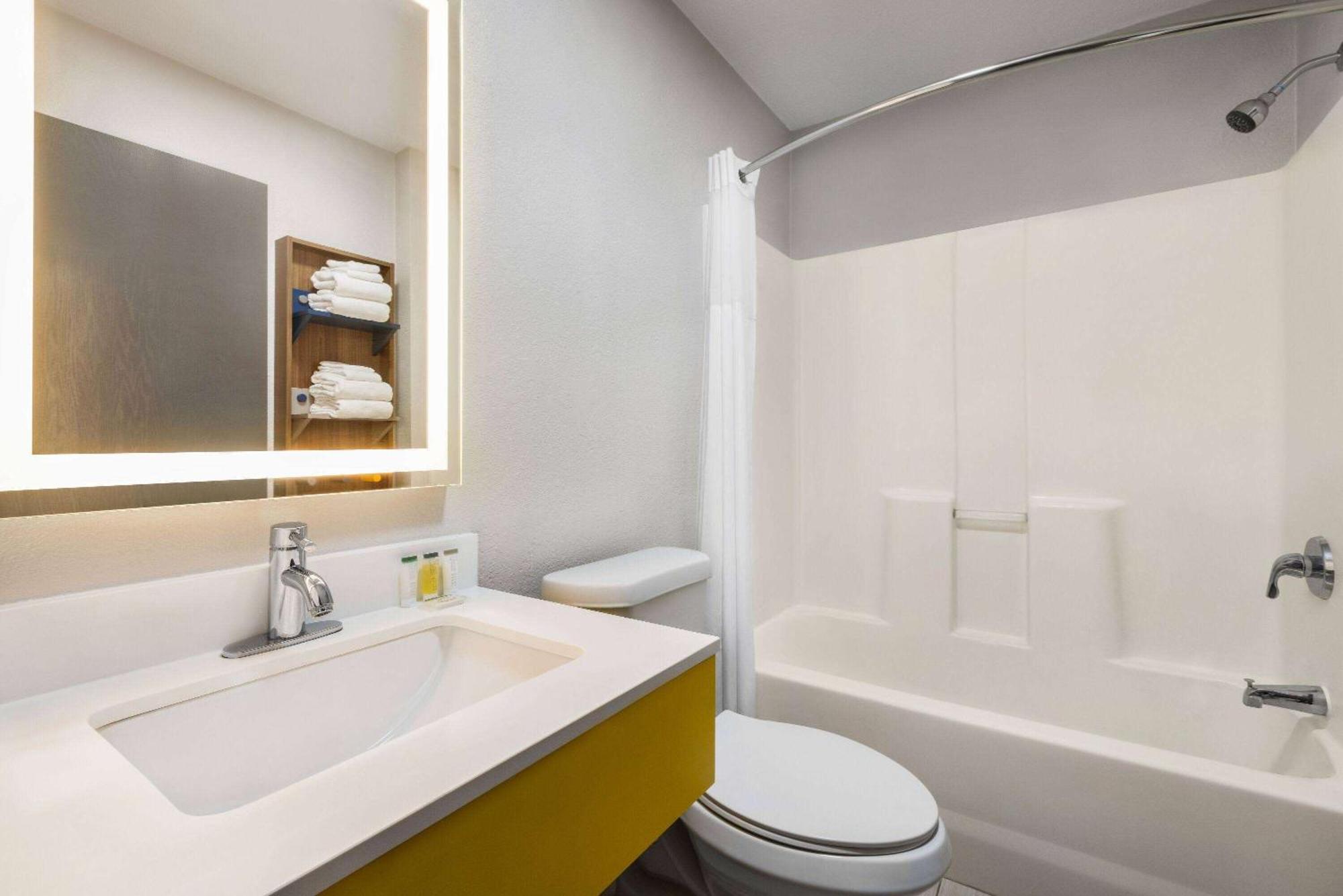 Microtel Inn & Suites By Wyndham New Ulm Экстерьер фото
