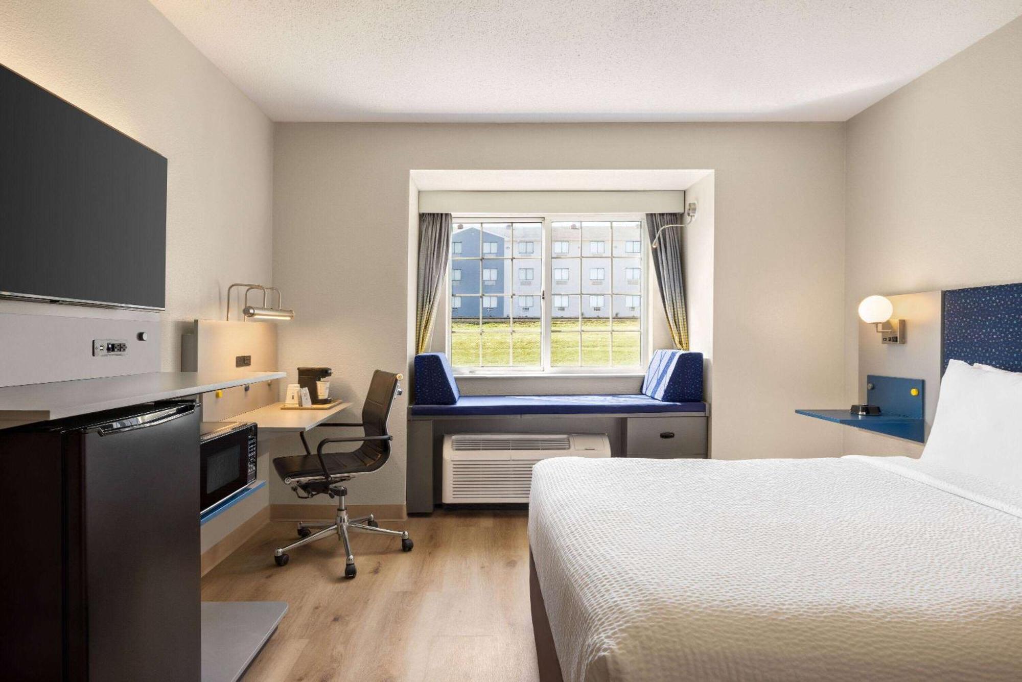Microtel Inn & Suites By Wyndham New Ulm Экстерьер фото
