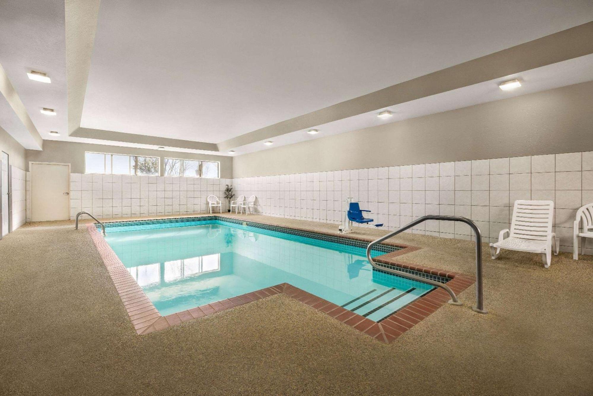 Microtel Inn & Suites By Wyndham New Ulm Экстерьер фото